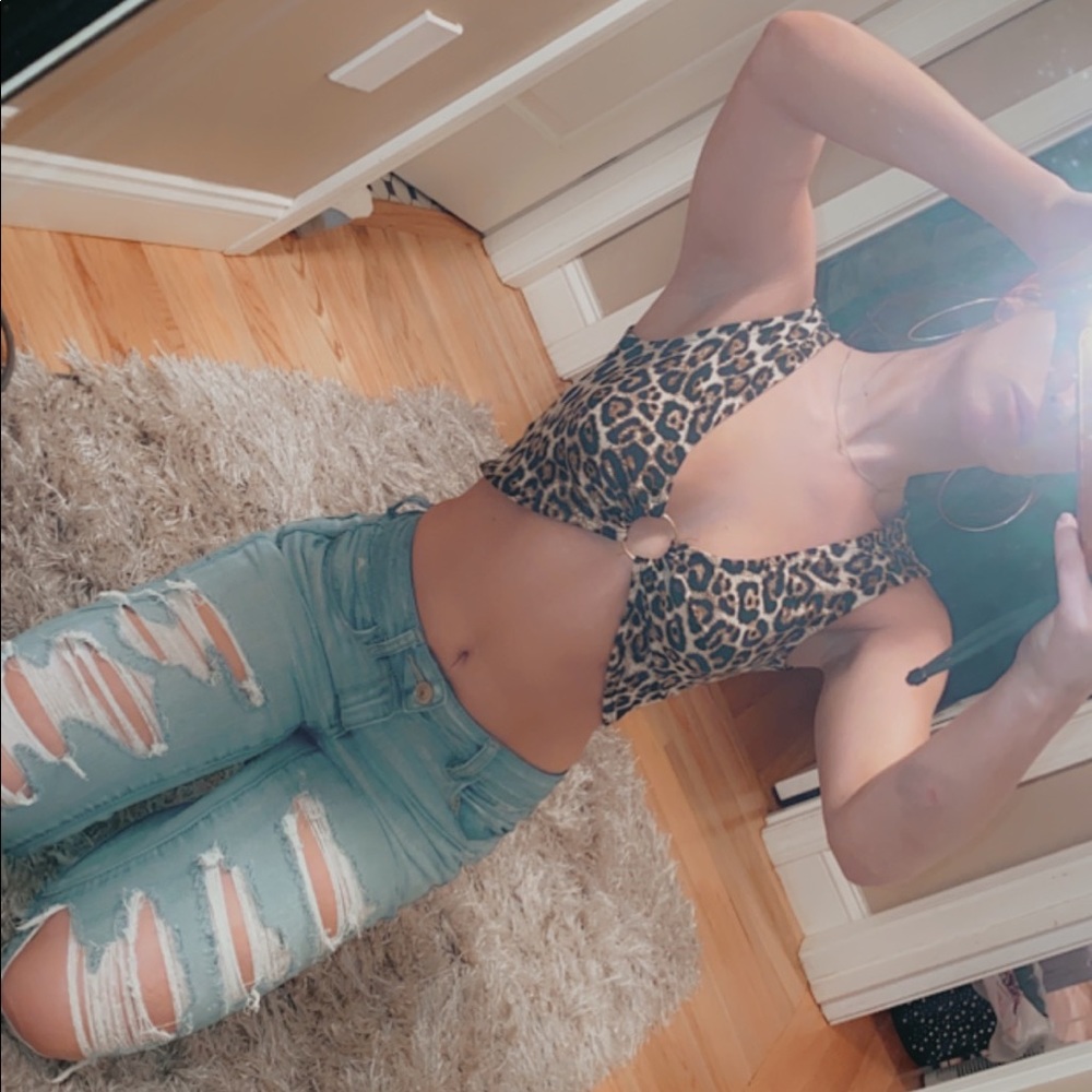 🐆 leopard print crop top